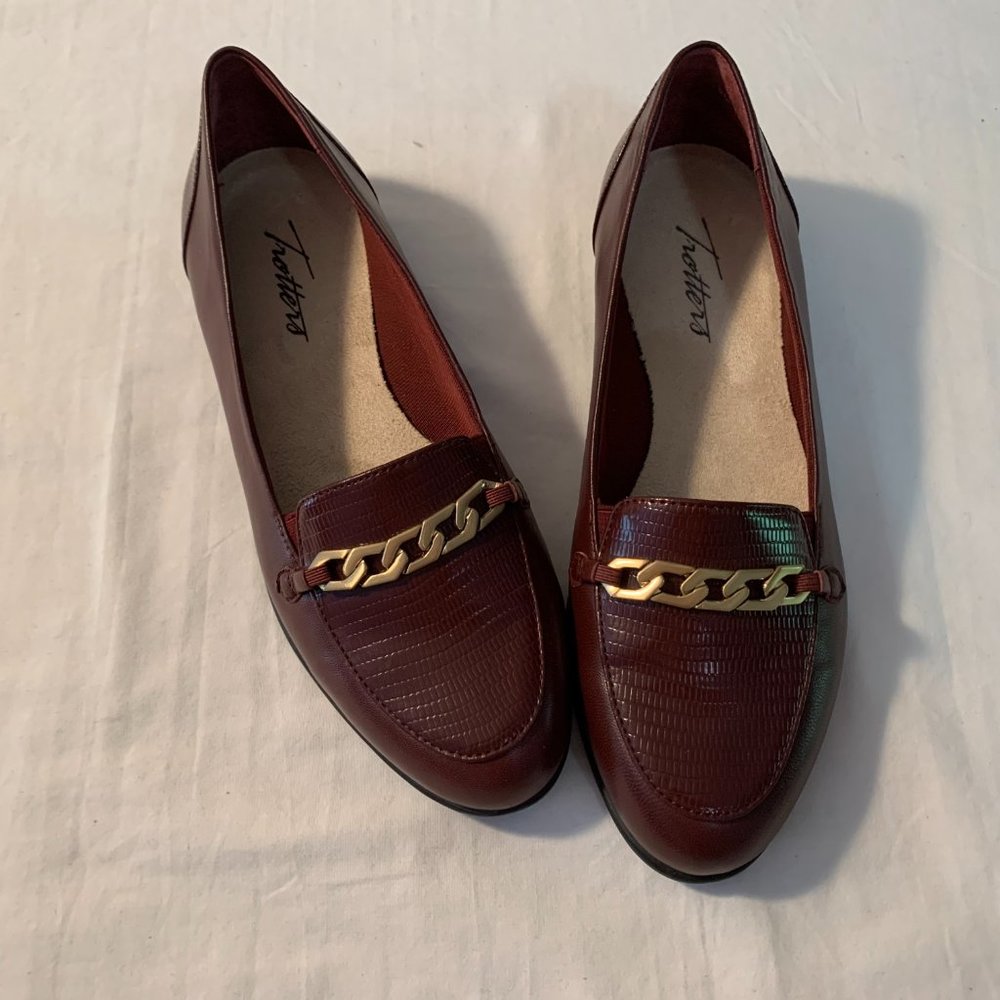 Trotters Anatasia Slip On Burgundy Loafer Size 5 EUC - Picture 2 of 7